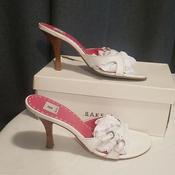 BAKERS BUCKLES STRAPPY HEELS WHITE & BROWN 8B - Picture 1 of 15